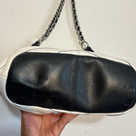 Bodhi Hobo Leather Slouchy White/ Black Shoulder Handbag - Picture 6 of 17